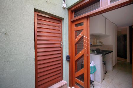 Casa à venda com 650m², 5 quartos e 4 vagasVaranda de Serviço