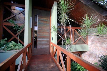 Casa à venda com 650m², 5 quartos e 4 vagasEntrada