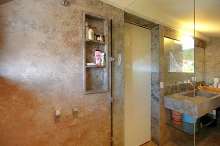 Casa à venda com 650m², 5 quartos e 4 vagasBanheiro da Suíte 4