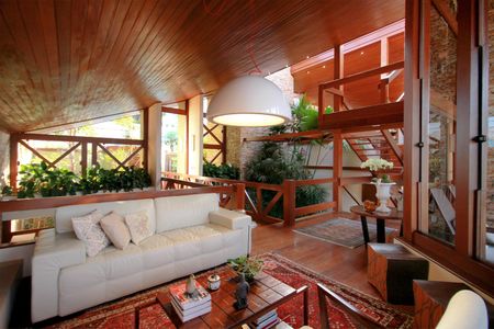 Casa à venda com 650m², 5 quartos e 4 vagasSala