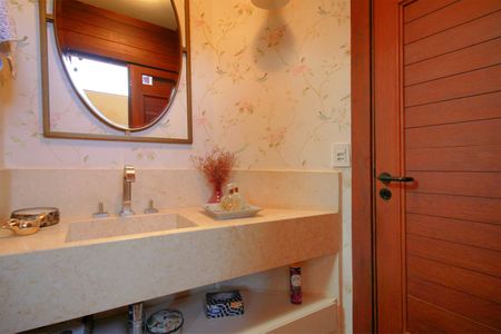 Casa à venda com 650m², 5 quartos e 4 vagasBanheiro da Suíte 5