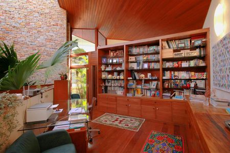 Casa à venda com 650m², 5 quartos e 4 vagasBiblioteca