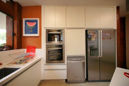 Casa à venda com 650m², 5 quartos e 4 vagasCozinha