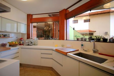 Casa à venda com 650m², 5 quartos e 4 vagasCozinha