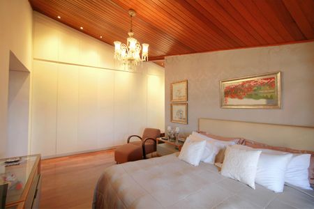 Casa à venda com 650m², 5 quartos e 4 vagasSuite Master