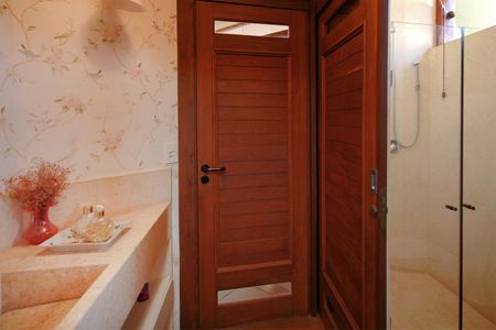 Casa à venda com 650m², 5 quartos e 4 vagasBanheiro da Suíte 5