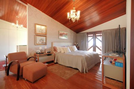 Casa à venda com 650m², 5 quartos e 4 vagasSuite Master