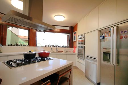 Casa à venda com 650m², 5 quartos e 4 vagasCozinha