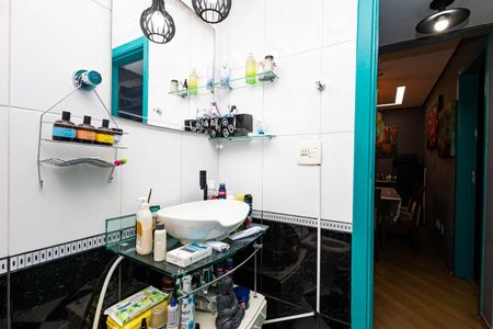 Apartamento à venda com 57m², 2 quartos e sem vaga Apartamento à venda com 57m², 2 quartos e sem vagaBanheiro