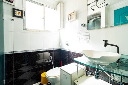 Apartamento à venda com 57m², 2 quartos e sem vaga Apartamento à venda com 57m², 2 quartos e sem vagaBanheiro