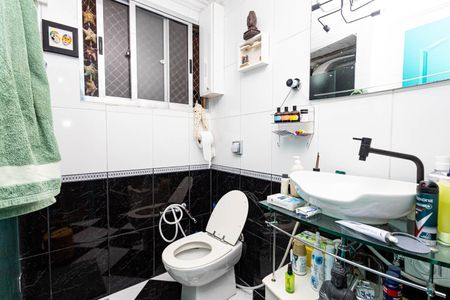 Apartamento à venda com 57m², 2 quartos e sem vaga Apartamento à venda com 57m², 2 quartos e sem vagaBanheiro