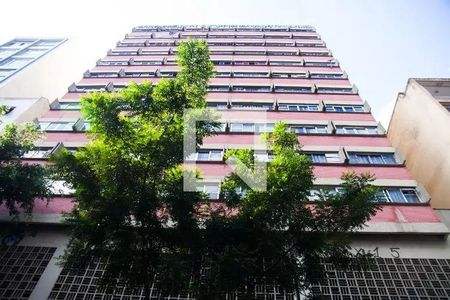 Apartamento à venda com 57m², 2 quartos e sem vaga Apartamento à venda com 57m², 2 quartos e sem vagaFachada