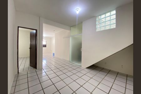 Casa para alugar com 160m², 3 quartos e 2 vagas Casa para alugar com 160m², 3 quartos e 2 vagasSala