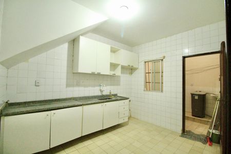Casa para alugar com 160m², 3 quartos e 2 vagas Casa para alugar com 160m², 3 quartos e 2 vagasCozinha