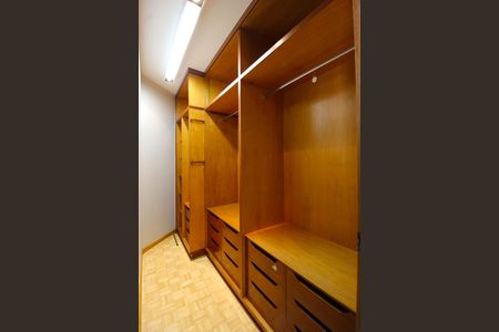 Apartamento à venda com 178m², 3 quartos e 3 vagasCloset da Suíte 3