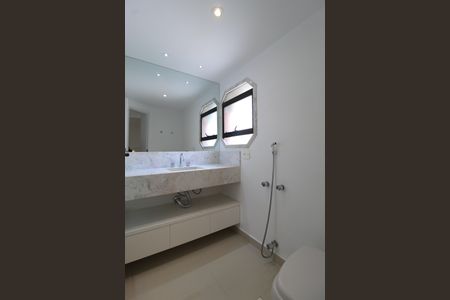 Apartamento à venda com 178m², 3 quartos e 3 vagasBanheiro da Suíte 3