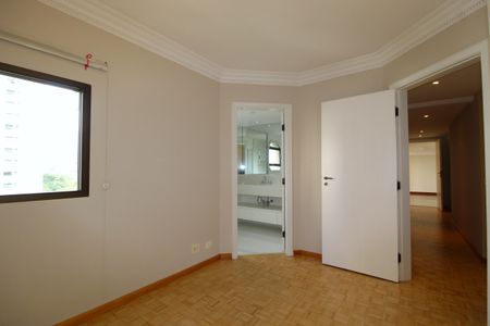 Apartamento à venda com 178m², 3 quartos e 3 vagasQuarto 2 - Suíte