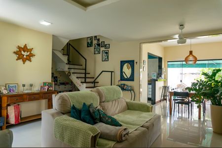 Casa para alugar com 250m², 4 quartos e 2 vagasSala