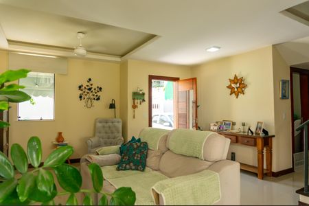 Casa para alugar com 250m², 4 quartos e 2 vagasSala