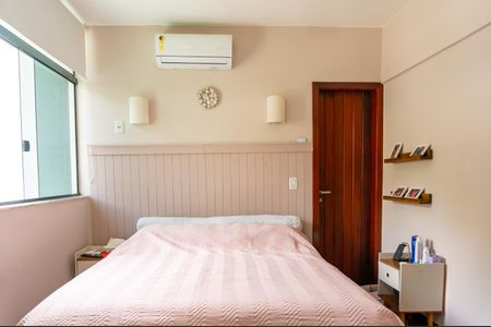 Casa para alugar com 250m², 4 quartos e 2 vagasSuíte 1