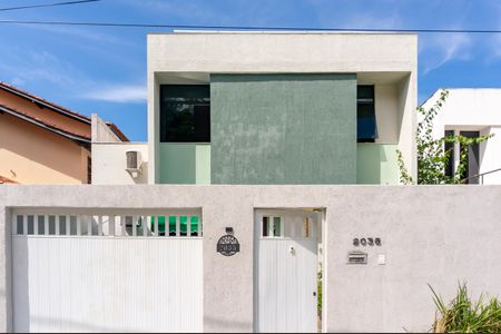 Casa para alugar com 250m², 4 quartos e 2 vagasFachada