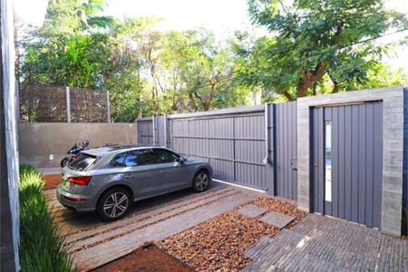 Casa à venda com 358m², 3 quartos e 5 vagas Casa à venda com 358m², 3 quartos e 5 vagasFoto 05
