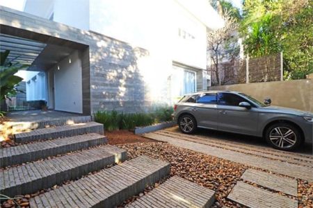 Casa à venda com 358m², 3 quartos e 5 vagas Casa à venda com 358m², 3 quartos e 5 vagasFoto 04