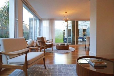 Casa à venda com 358m², 3 quartos e 5 vagas Casa à venda com 358m², 3 quartos e 5 vagasFoto 11