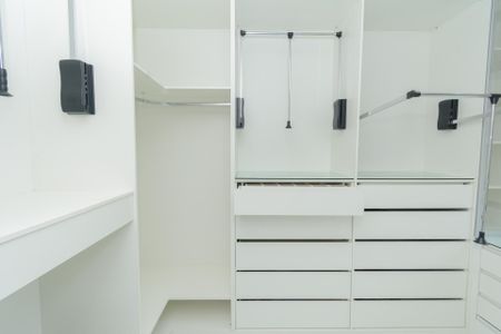 Apartamento à venda com 193m², 3 quartos e 2 vagasCloset da Suíte 1