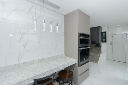 Apartamento à venda com 193m², 3 quartos e 2 vagasCozinha