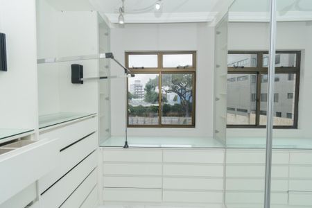 Apartamento à venda com 193m², 3 quartos e 2 vagasCloset da Suíte 1