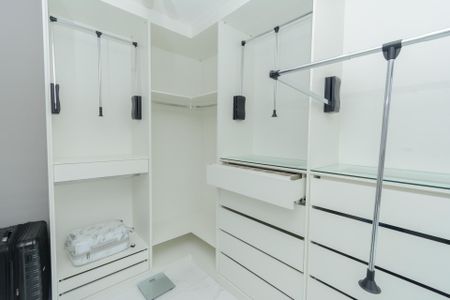 Apartamento à venda com 193m², 3 quartos e 2 vagasCloset da Suíte 1
