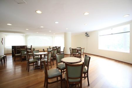 Apartamento para alugar com 103m², 2 quartos e 1 vaga Apartamento para alugar com 103m², 2 quartos e 1 vagaÁrea comum - Salão de festas