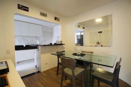 Apartamento para alugar com 103m², 2 quartos e 1 vaga Apartamento para alugar com 103m², 2 quartos e 1 vagaSala de Jantar