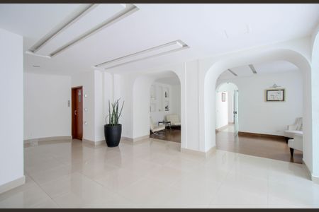 Apartamento para alugar com 103m², 2 quartos e 1 vaga Apartamento para alugar com 103m², 2 quartos e 1 vagaHall de entrada