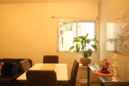 Apartamento à venda com 70m², 2 quartos e sem vagaSala