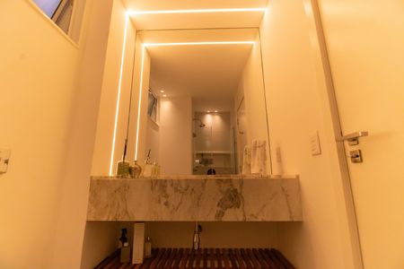Apartamento à venda com 220m², 3 quartos e 2 vagasBanheiro Social