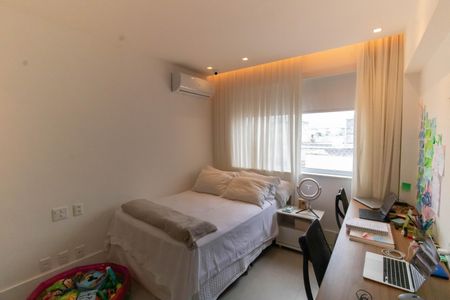Apartamento à venda com 220m², 3 quartos e 2 vagasSuíte 3