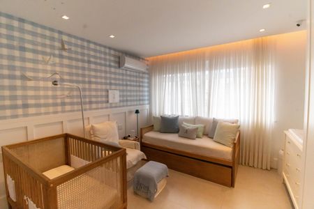 Apartamento à venda com 220m², 3 quartos e 2 vagasSuíte 2