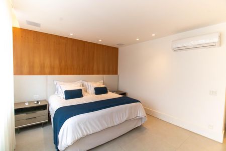 Apartamento à venda com 220m², 3 quartos e 2 vagasSuíte 1