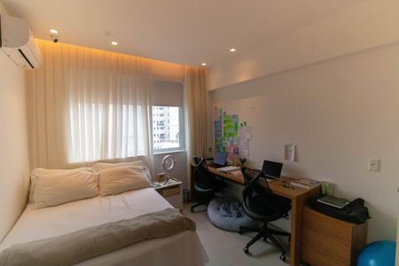 Apartamento à venda com 220m², 3 quartos e 2 vagasSuíte 3