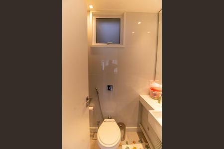Apartamento à venda com 220m², 3 quartos e 2 vagasBanheiro da Suíte 2