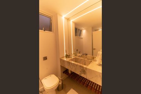 Apartamento à venda com 220m², 3 quartos e 2 vagasBanheiro Social