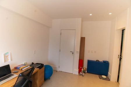 Apartamento à venda com 220m², 3 quartos e 2 vagasSuíte 3