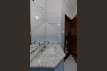 Casa à venda com 165m², 2 quartos e 2 vagasBanheiro da Suíte 1