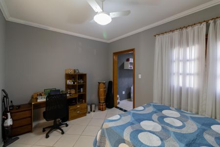 Casa à venda com 165m², 2 quartos e 2 vagasSuíte 1