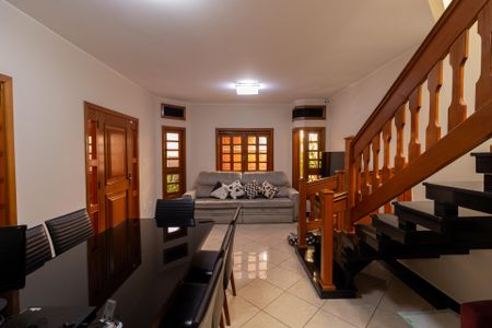 Casa à venda com 165m², 2 quartos e 2 vagasSala