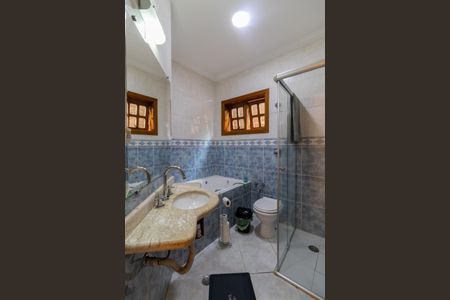 Casa à venda com 165m², 2 quartos e 2 vagasBanheiro da Suíte 2