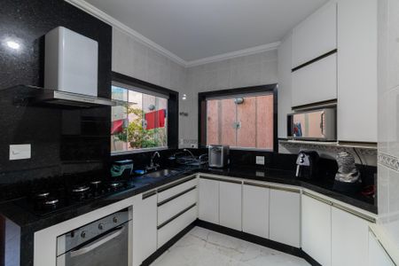Casa à venda com 165m², 2 quartos e 2 vagasCozinha