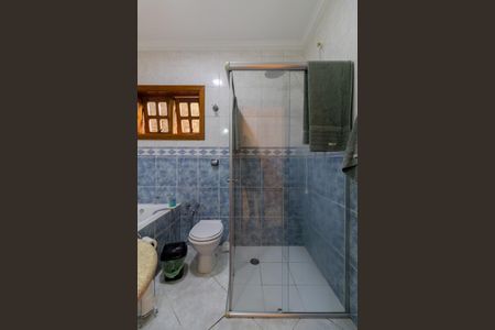 Casa à venda com 165m², 2 quartos e 2 vagasBanheiro da Suíte 2